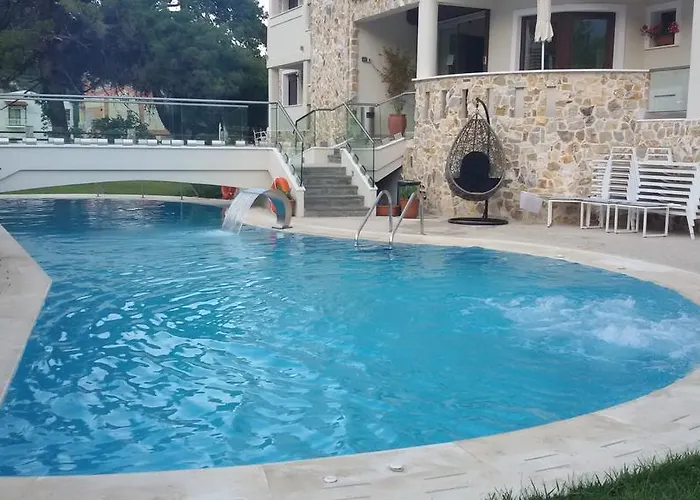 Hatzoudis Luxury Χρυσή Αμμουδιά